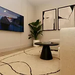 Апартаменты Garibaldi 3 Renovated 1br Apartment, Old Town Ольбия