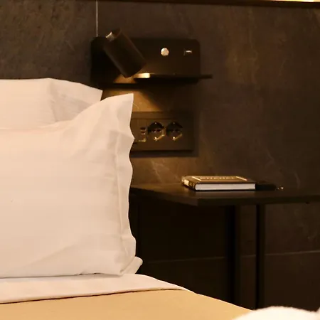 Luxurious 1br - Historical Centre - Fully Equipped & Renovated - Garibaldi#3 Appartamento *