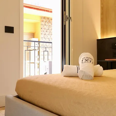 Superior Luxurious Romantic Getaway - Historical Centre - Fully Equipped & Renovated - Garibaldi#3 Olbia