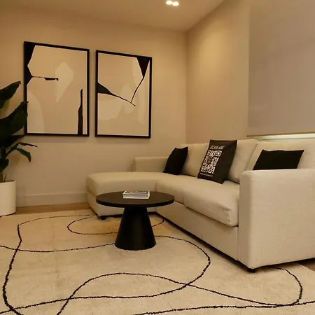 Luxurious 1br - Historical Centre - Fully Equipped & Renovated - Garibaldi#3 Όλμπια