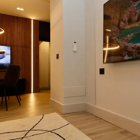 Luxurious 1br - Historical Centre - Fully Equipped & Renovated - Garibaldi#3 * Όλμπια