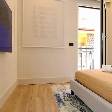 Luxurious 1br - Historical Centre - Fully Equipped & Renovated - Garibaldi#3 *