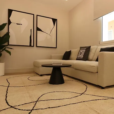 Luxurious 1br - Historical Centre - Fully Equipped & Renovated - Garibaldi#3 *