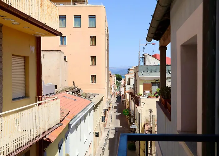 Luxurious 1br - Historical Centre - Fully Equipped & Renovated - Garibaldi#3 Olbia