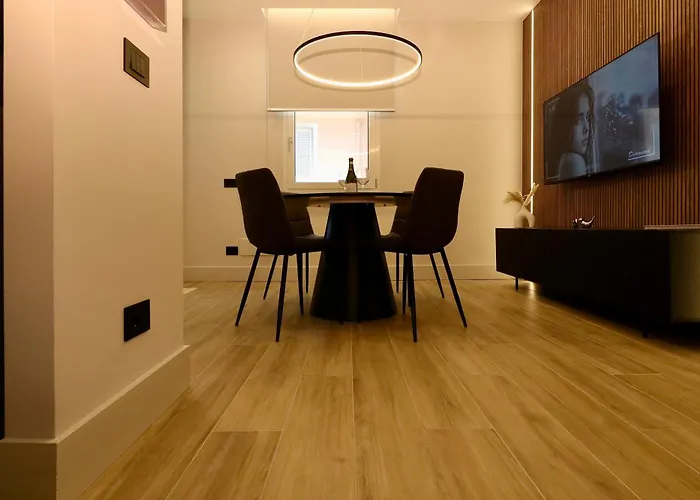 Luxurious 1br - Historical Centre - Fully Equipped & Renovated - Garibaldi#3 *