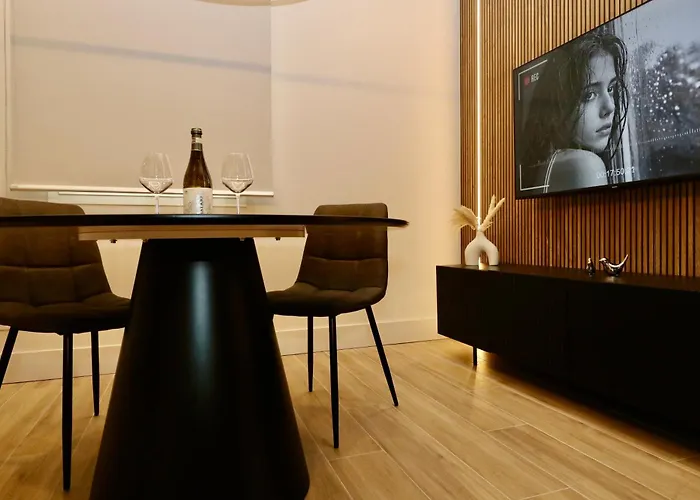 Apartman Luxurious 1br - Historical Centre - Fully Equipped & Renovated - Garibaldi#3