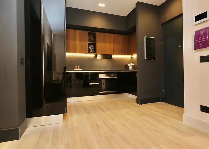 Apartment Luxurious 1br - Historical Centre - Fully Equipped & Renovated - Garibaldi#3 *