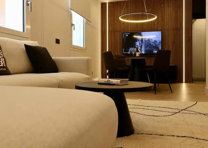 Apartment Luxurious 1br - Historical Centre - Fully Equipped & Renovated - Garibaldi#3